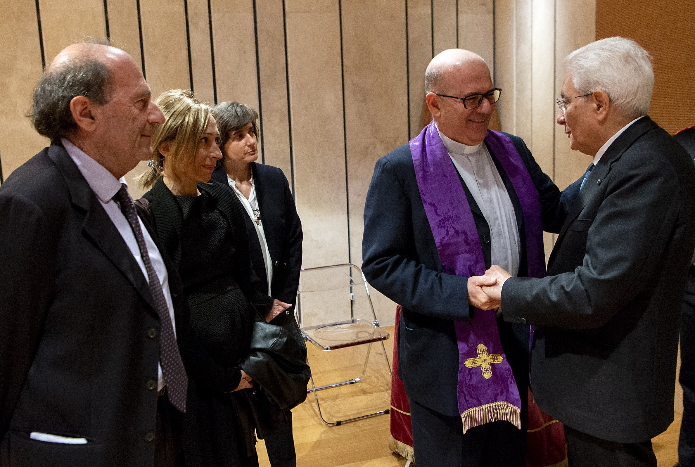 Il Presidente Sergio Mattarella Rende Omaggio Alla Camera Ardente Dell 