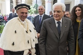 Visita del Presidente della Repubblica Sergio Mattarella a Bari all’inaugurazione dell’anno accademico 2015-2016 dell’Università degli Studi di Bari e successiva tavola rotonda in occasione del centenario della nascita dell’On. Aldo Moro