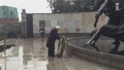 Il Presidente Mattarella depone una corona al Giardino della Rimembranza