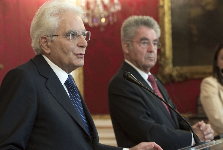 Il Presidente Sergio Mattarella nel corso delle dichiarazioni alla stampa al termine del colloquio con il Presidente Fischer