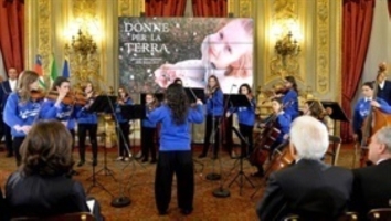 La JuniOrchestra dell'Accademia Nazionale di Santa Cecilia esegue la Prima danza Italiana della III Suite delle "Antiche arie e danze" di Ottorino Respighi