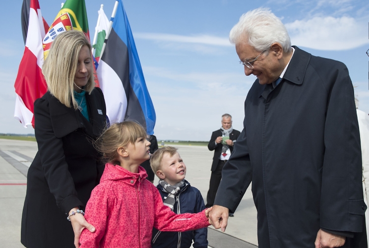 Il Presidente Sergio Mattarella all'aeroporto di Erfurt per la riunione del Gruppo Arraiolos 