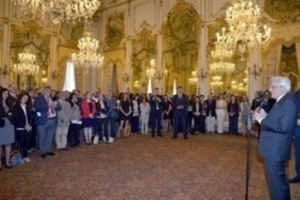 Il Presidente Mattarella incontra i volontari assistenti alle visite per l'apertura al pubblico del Palazzo