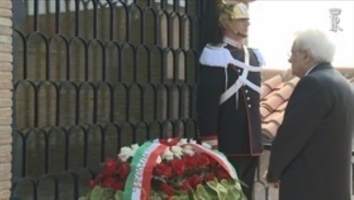 Il Presidente Mattarella in visita privata a Torrita Tiberina, in raccoglimento sulla tomba di Aldo Moro