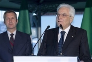 Il Presidente Mattarella ricorda le vittime dell'attentanto a Dacca nel corso dell'incontro con la collettività Italiana
