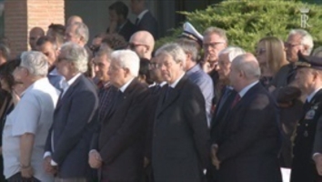 Il Presidente della Repubblica Sergio Mattarella rende omaggio alle vittime dell’attentato a Dacca