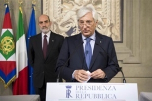 Il Segretario Generale della Presidenza della Repubblica Ugo Zampetti annuncia il conferimento dell’incarico di formare il nuovo governo all’onorevole Paolo Gentiloni