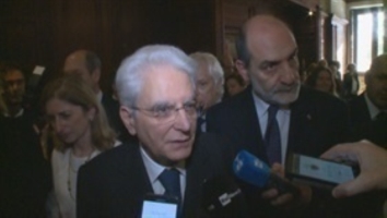 Il Presidente Mattarella risponde alle domande dei giornalisti sul terremoto che ha colpito il centro Italia