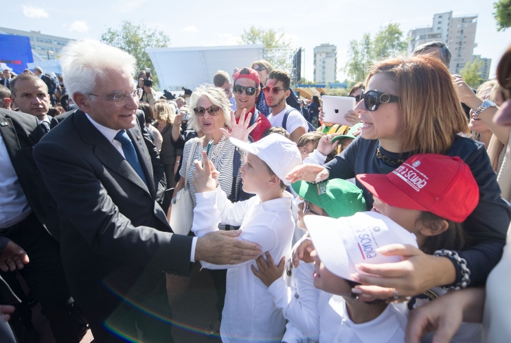 Il Presidente Sergio Mattarella con i ragazzi 