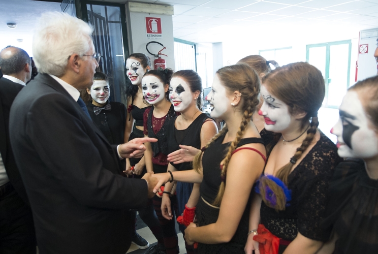 Il Presidente Sergio Mattarella con i ragazzi in occasione