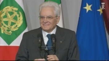 Intervento del Presidente Sergio Mattarella all’incontro con i nuovi Alfieri della Repubblica per la consegna degli attestati e dei distintivi d’onore