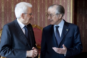 Il Presidente Sergio Mattarella con il Presidente dell'Accademia Nazionale dei Lincei Alberto Quadrio Curzio, in occasione della cerimonia di chiusura dell'anno accademico
