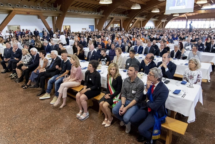 Il Presidente Sergio Mattarella nella mensa di San Patrignano in occasione della cerimonia per il 40° anniversario di fondazione della Comunità