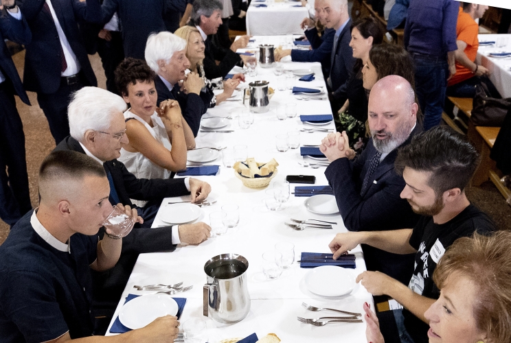 Il Presidente Sergio Mattarella nella mensa di San Patrignano in occasione della cerimonia per il 40° anniversaio di fondazione della Comunità