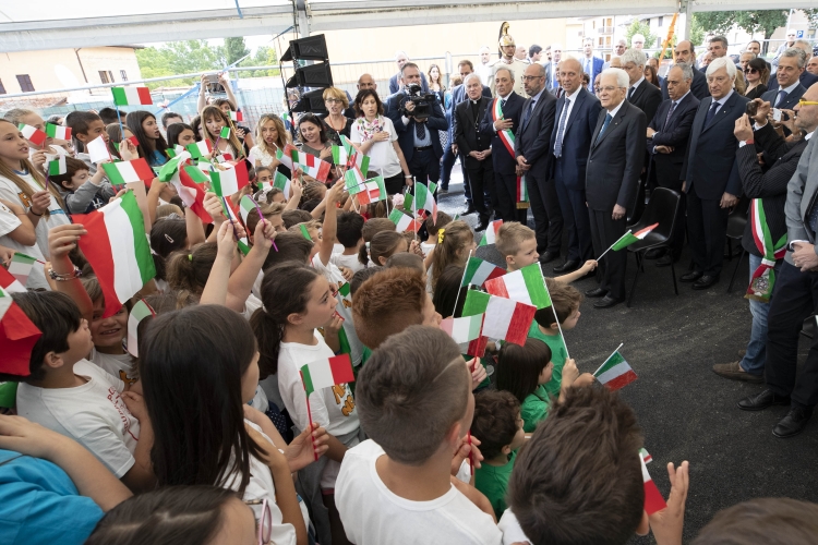 Il Presidente Sergio Mattarella alla cerimonia di inaugurazione della Scuola Secondaria di Primo Grado "Carlo Alberto Dalla Chiesa" 