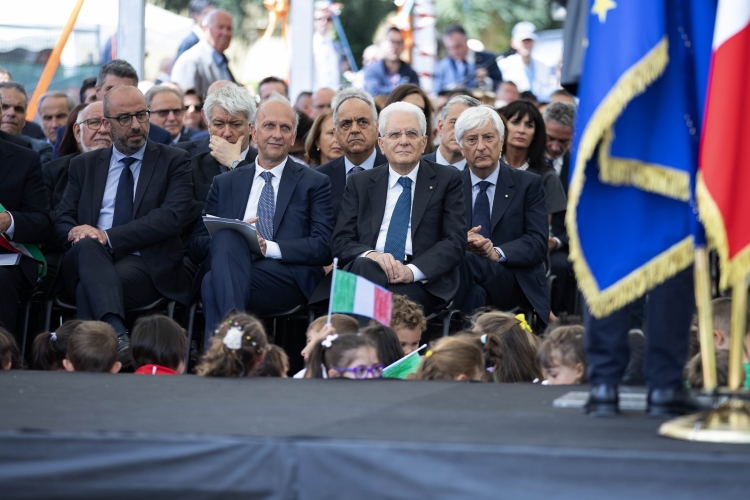 Il Presidente Sergio Mattarella alla cerimonia di inaugurazione della Scuola Secondaria di Primo Grado "Carlo Alberto Dalla Chiesa"