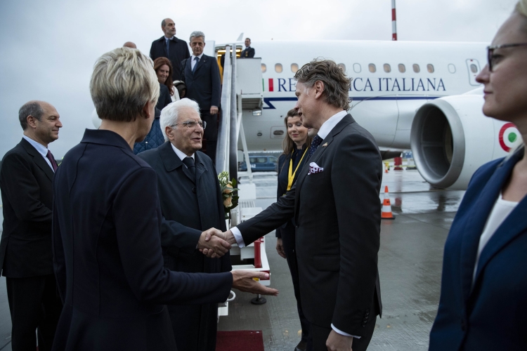 Il Presidente Sergio Mattarella al suo arrivo a Riga in occasione della Visita di Stato nella Repubblica di Lettonia