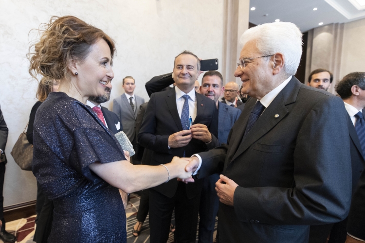Il Presidente Sergio Mattarella incontra una rappresentanza della collettività italiana a Riga
