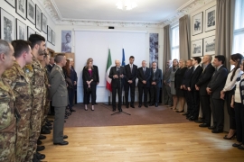 Il Presidente Sergio Mattarella e la Signora Laura incontrano il personale dell'Ambasciata d'Italia in Lettonia
