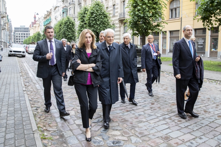 Il Presidente Sergio Mattarella visita il quartiere Jugendstil di Riga