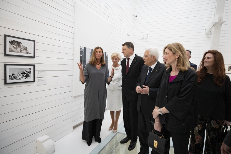 Il Presidente Sergio Mattarella al Museo Nazionale d'Arte con il Presidente della Repubblica di Lettonia Raimonds Vejonis visita la mostra CIAO