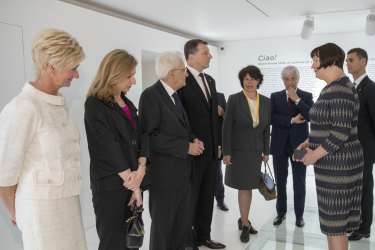 Il Presidente Sergio Mattarella al Museo Nazionale d'Arte con il Presidente della Repubblica di Lettonia Raimonds Vejonis, visita la mostra CIAO 