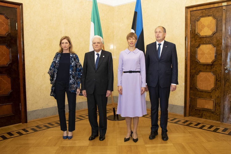 Il Presidente Sergio Mattarella e la Signora Laura, al Palazzo Presidenziale di Tallinn,dalla Presidente della Repubblica di Estonia, Kersti Kaljulaid e Consorte
