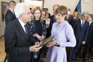 Il Presidente Sergio Mattarella con la Presidente della Repubblica di Estonia, Kersti Kaljulaid