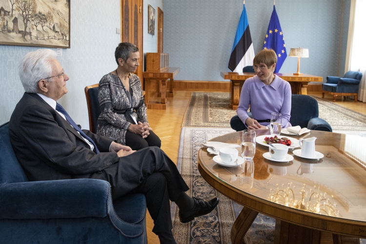 Il Presidente Sergio Mattarella durante i colloqui con la Presidente della Repubblica di Estonia, Kersti Kaljulaid