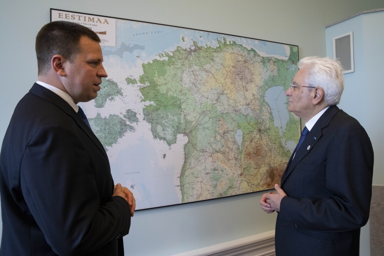 Il Presidente Sergio Mattarella con il  Primo Ministro della Repubblica di Estonia, Jüri Ratas al Palazzo Stenbock, sede del Governo