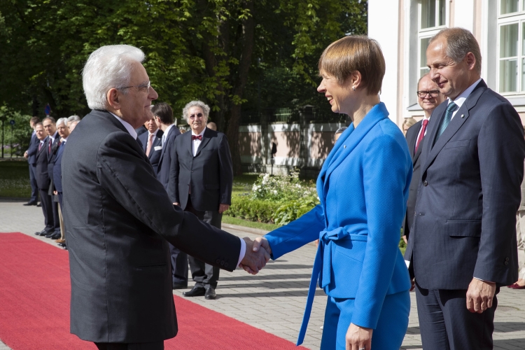 
Il Presidente Sergio Mattarella con la Presidente della Repubblica di Estonia, Kersti Kaljulaid al termine della Visita di Stato nella Repubblica di Estonia