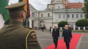 Cerimonia di benvenuto al Palazzo Presidenziale di Vilnius 