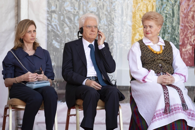 Il Presidente della Repubblica Sergio Mattarella con la Presidente della Repubblica di Lituania, Dalia Grybauskaitė in occasione della cerimonia per il centenario di indipendenza della Lituania