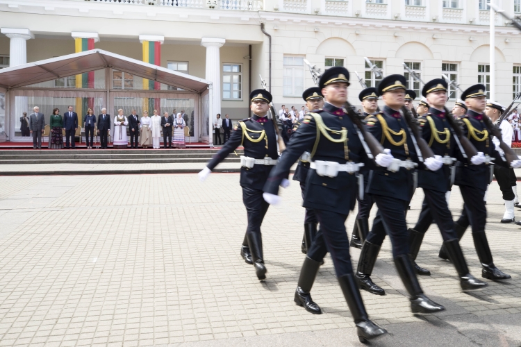 Il Presidente della Repubblica Sergio Mattarella con la Presidente della Repubblica di Lituania, Dalia Grybauskaitė in occasione della cerimonia per il centenario di indipendenza della Lituania