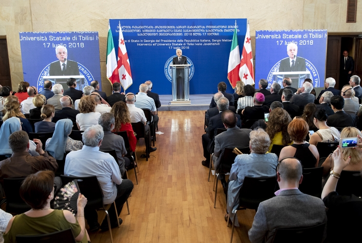 Il Presidente della Repubblica Sergio Mattarella con in occasione dell’intervento all’Università Statale di Tbilisi