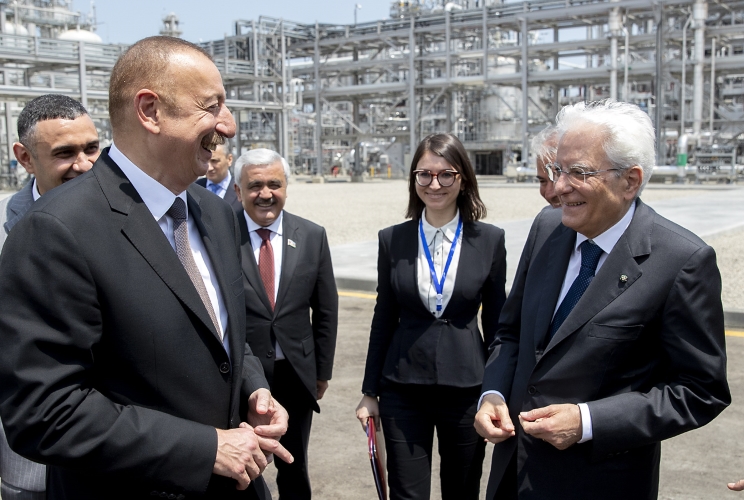 Il Presidente della Repubblica Sergio Mattarella con il Presidente della Repubblica dell’Azerbaigian Ilham Aliyev in occasione dell’inaugurazione dell’impianto di produzione di polipropilene