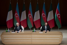 Il Presidente della Repubblica Sergio Mattarella con il Presidente della Repubblica dell’Azerbaigian Ilham Aliyev al centro culturale Heydar Aliyev in occasione del Forum Economico