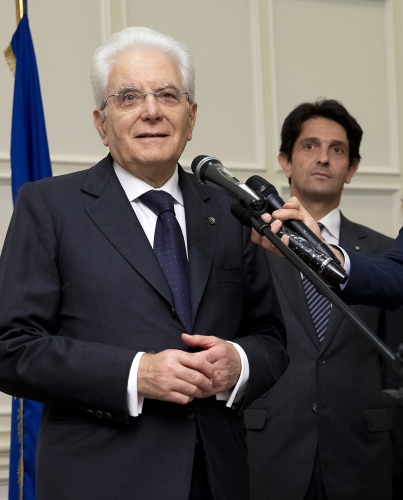 Il Presidente Sergio Mattarella con a fianco l'Ambasciatore d'Italia a Baku Augusto Massari in occasione dell'incontro con il personale dell'Ambasciata d'Italia e dell'ICE