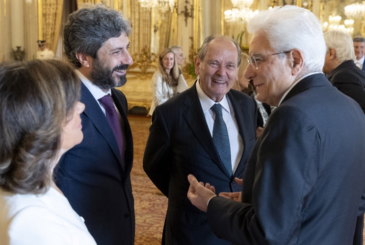 Il Presidente Sergio Mattarella con il Presidente del Senato Maria Elisabetta Alberti Casellati e il Presidente della Camera dei Deputati Roberto Fico e il Presidente della Corte Costituzionale Giorgio Lattanzi poco prima della cerimonia di giuramento del nuovo Giudice della Corte Costituzionale, Prof. Luca Antonini