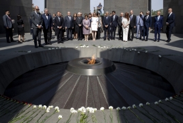 Il Presidente della Repubblica Sergio Mattarella con il Presidente della Repubblica d’Armenia, Armen Sarkissian al Memoriale di Tsitsernakaberd