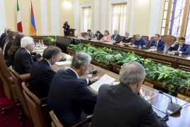  Il Presidente della Repubblica Sergio Mattarella con il Presidente dell’Assemblea Nazionale della Repubblica d’Armenia, Ara Babloyan
 