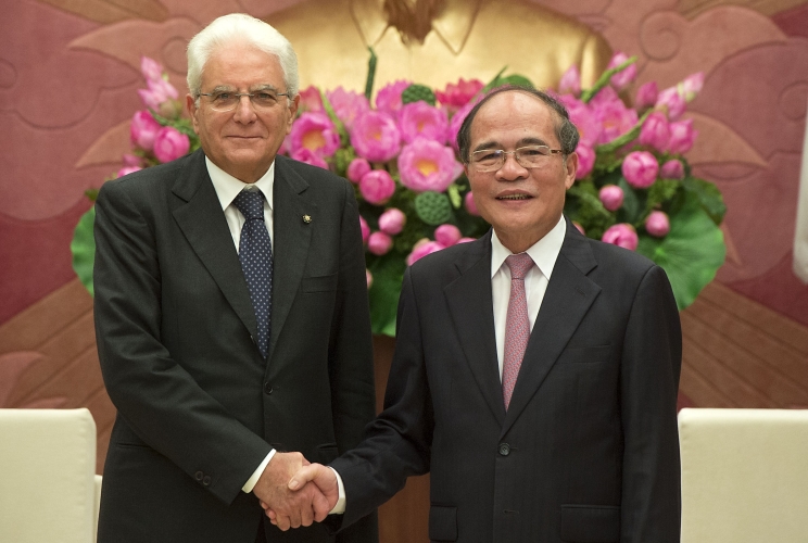Il Presidente Sergio Mattarella con il Presidente dell'Assemblea nazionale, Nguyen Sinh Hung