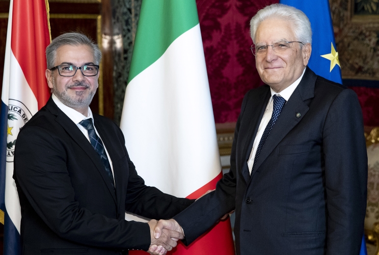 Il Presidente Sergio Mattarella con S.E. il Signor Roberto Carlos MELGAREJO PALACIOS, nuovo Ambasciatore della Repubblica del Paraguay, in occasione della presentazione delle Lettere Credenziali