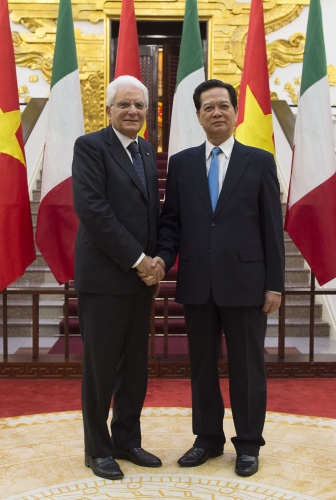  Il Presidente Sergio Mattarella con il Primo Ministro, Nguyen Tan Dung