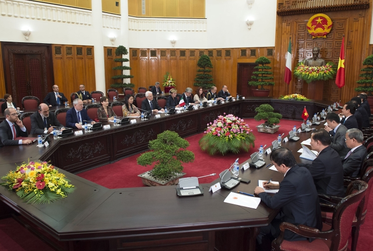  Il Presidente Sergio Mattarella con il Primo Ministro, Nguyen Tan Dung