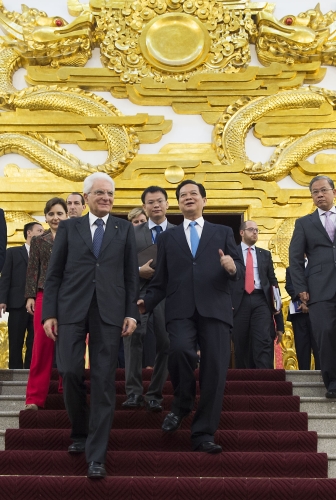 Il Presidente Sergio Mattarella al termine dei colloqui con il Primo Ministro, Nguyen Tan Dung