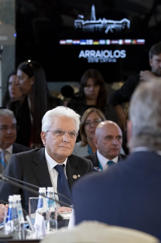 Il Presidente Sergio Mattarella durante la Prima sessione di lavoro su “Costruire la resilienza sociale: tra hard e soft security”