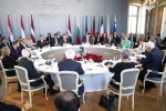 Arrivo del Presidente Mattarella Palazzo di Rundāle in occasione del Vertice dei Capi di Stato del Gruppo Arraiolos. Prima sessione di lavoro: "Costruire la resilienza sociale: tra hard e soft security" 