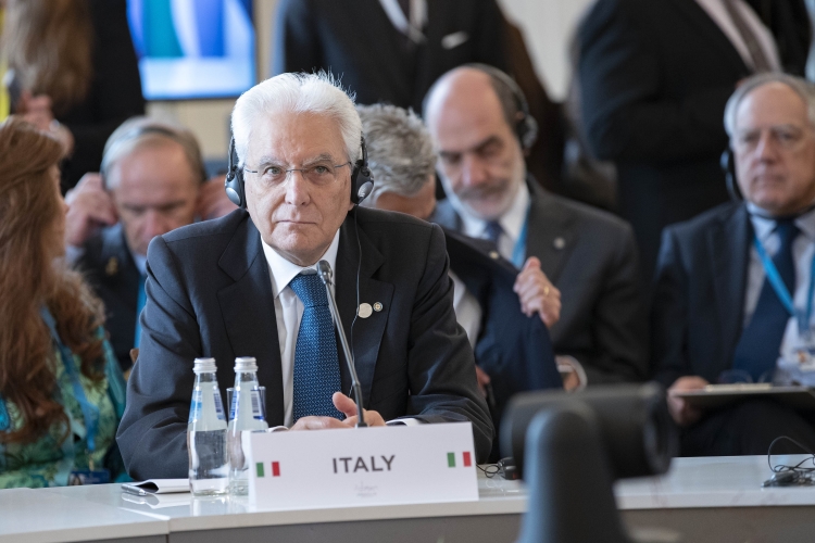 Il Presidente Sergio Mattarella durante la seconda sessione di lavoro su “Il futuro dell’Europa dopo 100 anni”, in occasione della XIV Riunione informale dei capi di Stato del Gruppo Arraiolos