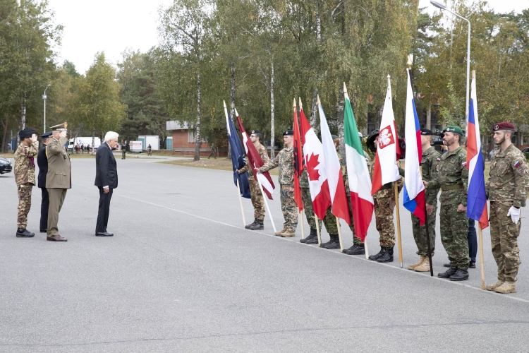 Il Presidente Sergio Mattarella alla Base Militare di Ᾱdaži